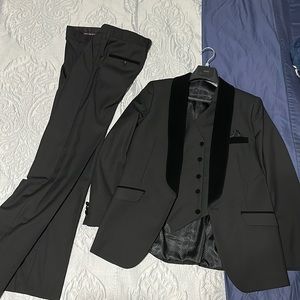 A.X.N.Y Boys Tuxedo- size 18 Boys - black velvet trim w/pocket square